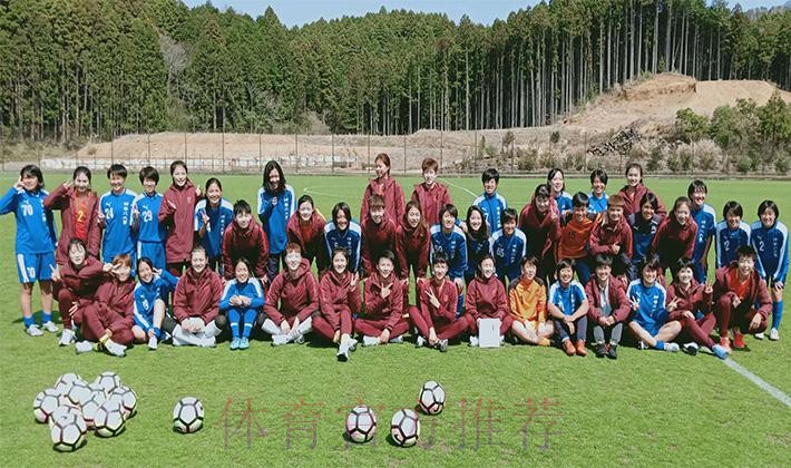 中国国家女子足球队黄队抵达日本静冈 以赛代练做好国家队人才储备