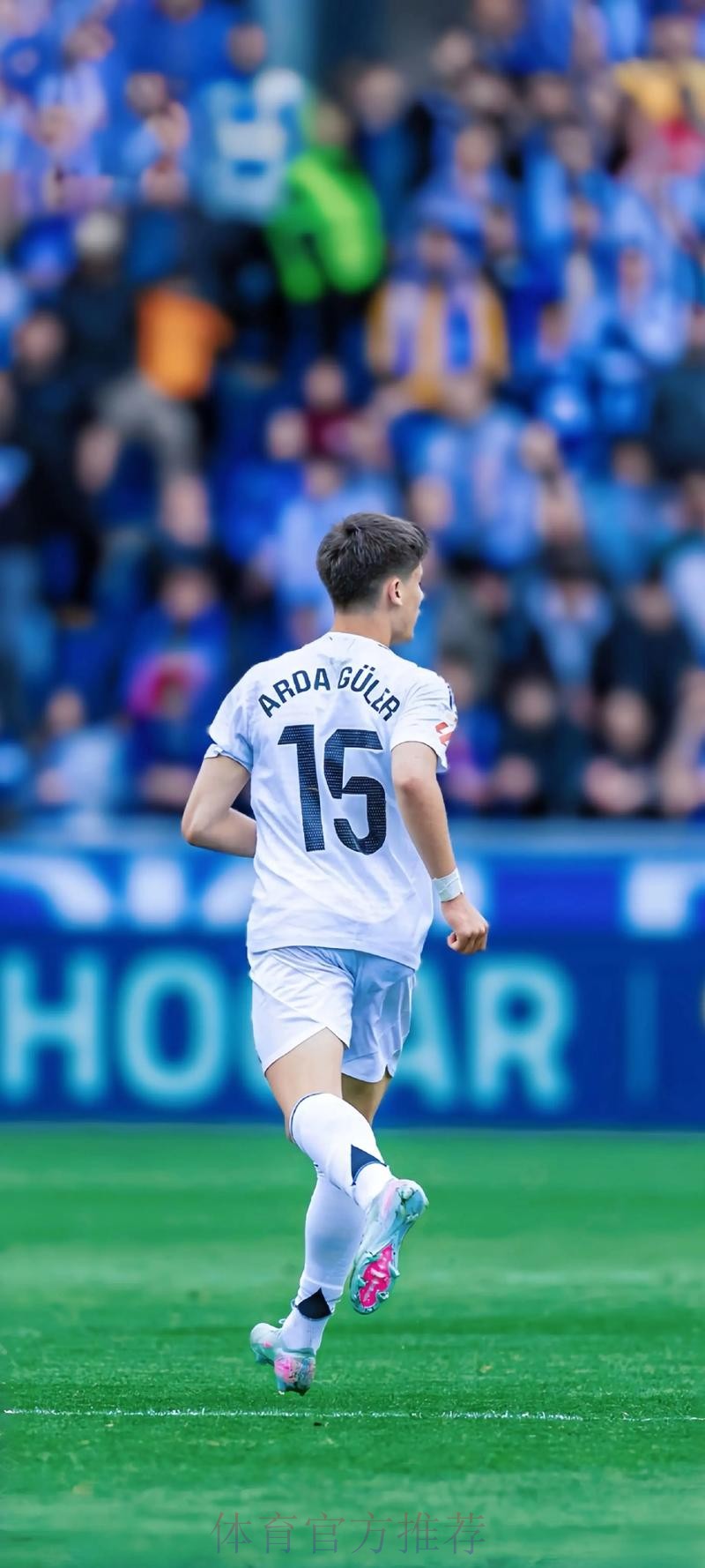 科贝电台:皇马球员今日归队 开始新赛季备战工作 科贝电台:皇马球员今日归队 开始新赛季备战工作